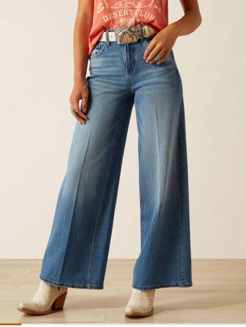 Ariat ultra high rise Jazmine Wide leg jeans!